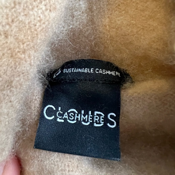 Cashmere Clouds Turtleneck Sweater 100% Cashmere - Picture 4 of 4